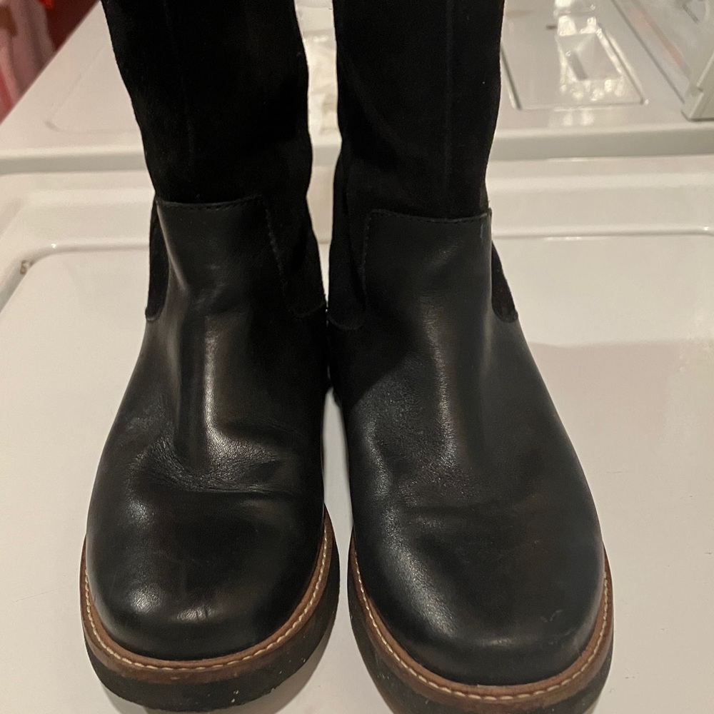 CLARK’S Black Women's Boots. Pull-On Size 7.5 Gently loved. Leather & Suede - Picture 9 of 11